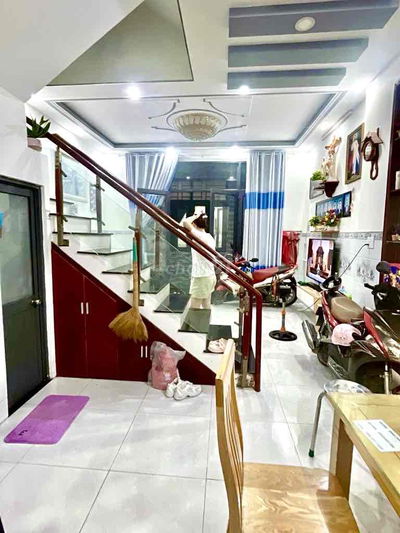 Bán Nhà Trung Tâm Tân Phú - 5.xTỶ - 4Tầng BTCT - 4.7x8