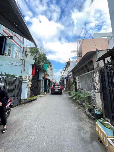 BÁN NHÀ Ở NGAY, 2 TẦNG, HXH, 80M2, 2PN, QUẬN 7, NHỈNH 5 TỶ