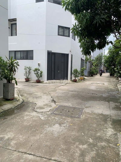 Sát City Land Phan Văn Trị. 4 tầng. 5pn. Oto đậu trước nhà. Chỉ 5.x tỷ