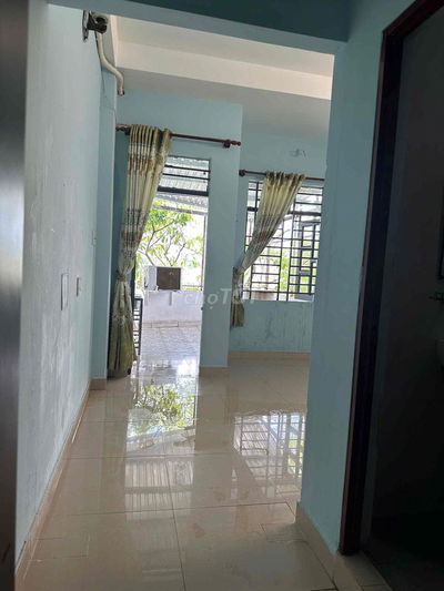 CHO THUÊ PHÒNG BAN CÔNG THOÁNG MÁT Ở ĐƯỢC LIỀN CHO ANH CHỊ EM