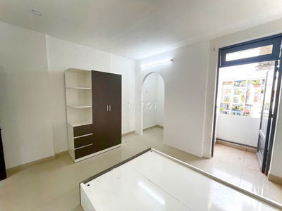 (HÌNH THẬT-GIÁ THẬT) PHÒNG ĐẸP TÁCH BẾP CÓ BAN CÔNG - Đ.PHẠM VĂN CHIÊU