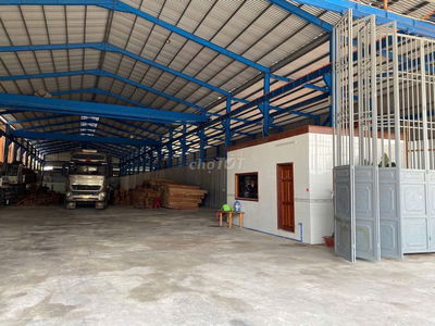 Cho thuê xưởng Mt .Ql1a cái bè Tiền Giang dt 2200m