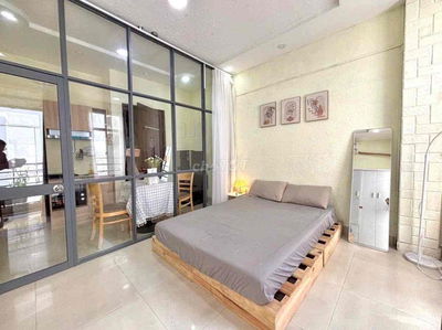 Căn Hộ Tách Bếp Bancol 40M2 Ngay Vòng Xoay Dân Chủ