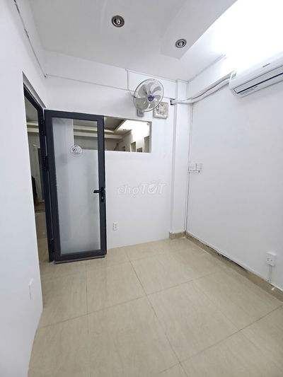 Phòng trọ 1 ngươi ở - Trung tâm Sài Gòn. Chỉ 2.2tr/th. Tầng trệt