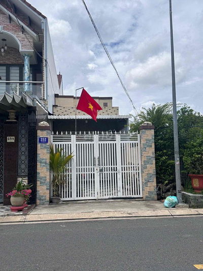 Nhà mt Trần Ngọc Giải, 190m2, vuông vức, tp Mỹ Tho, 2 PN, Nhỉnh 5 tỉ