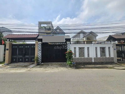 Nhà phố mặt tiền kinh doanh gần làng đại học quốc gia p.Đông Hòa Dĩ An