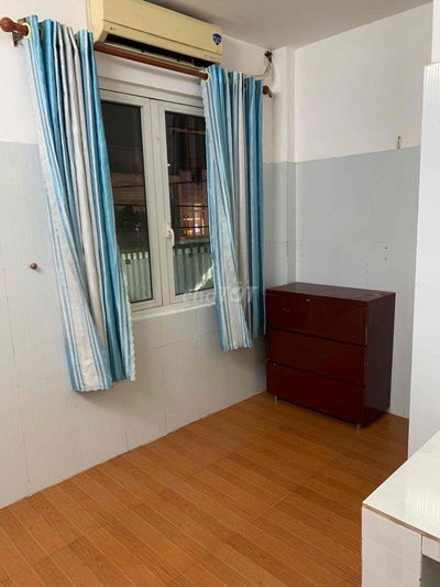 Cho nữ thuê phòng