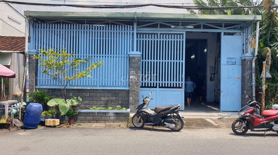 Cho thuê xưởng DT 10x35 full, đường nhựa 12m, gần chợ Xuân Thới Thượng