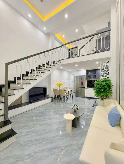 NHÀ MỚI Ở NGAY CÁCH MẶT TIỀN ĐƯỜNG LỚN 15M