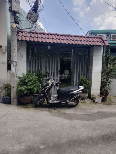 Cho thuê nhà hẻm dht02. 4m x 22m. Giá 7.5 triệu