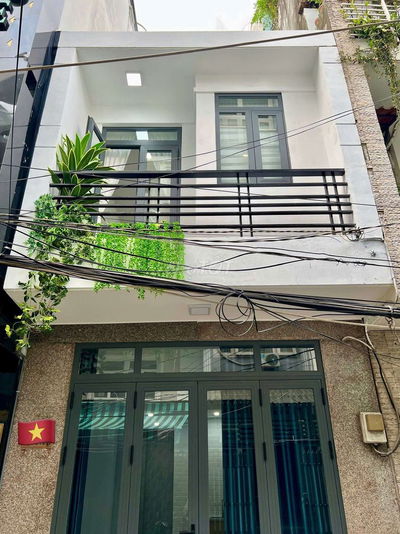 Mua bán nhà quận 4, 32m2 đất, đường 8m, trục chính đường Tân Vĩnh !