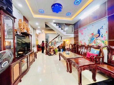 Tôi Quang cần bán gấp căn nhà 3tỷ790 đường Phan Xích Long, P1, Phú Nhuận. DT 4,5x13,5, hẽm xe hơi