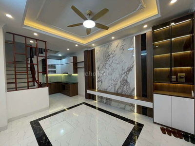 BÁN NHÀ GẦN AEON LONG BIÊN VÀ CẦU VĨNH TUY 5 TỶ 35M,5 TẦNG,FULL NT,