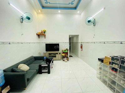 Bán nhà thạnh lộc hà huy giáp q12,shc 7 căn dt 4*13