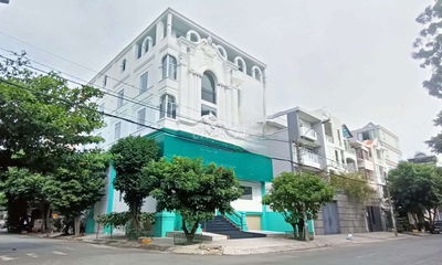 Cho thuê tòa nhà góc đối diện công viên khu tên lửa dt 12*20m