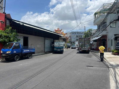 Cho Thuê Kho 220m Container Đậu Ngay Cửa Võ Văn Kiệt Q6