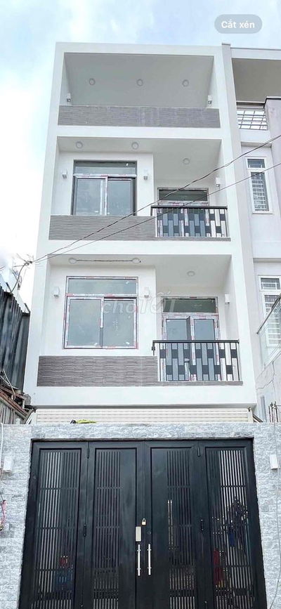 Cho thuê nhà Tên Lửa mới xây , tầng trệt rộng lớn cầu thang cuối nhà