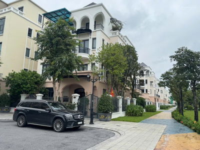 Chủ nhà, bán biệt thự Vinhome Ocenpark 2 - phân khu Cọ Xanh , căn góc, nhìn ra sông, công viên