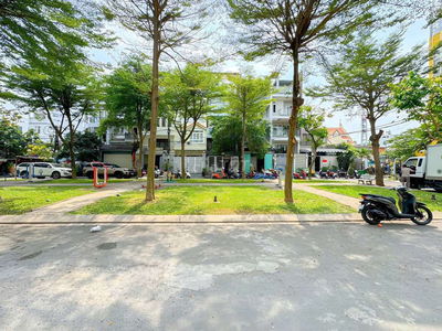 Bán Nhà Mặt Tiền Ngay chợ Tân Mỹ DT;6x20 nhà 2Lầu cạnh phú mỹ hưng