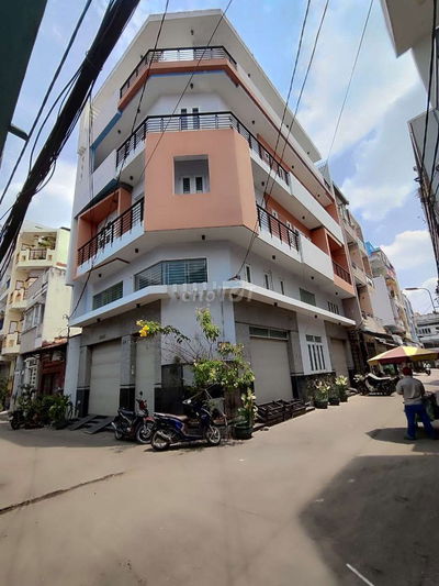 Tòa nhà Góc 2 mặt tiền hẻm 8m Phạm Văn Chí