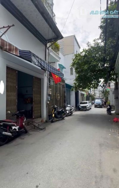 Chỉ 13,5 tỷ - 5x30m - hẻm xe hơi 6m Lạc Long Quân, P. 10, Tân Bình - gần chợ vải Tân Bình