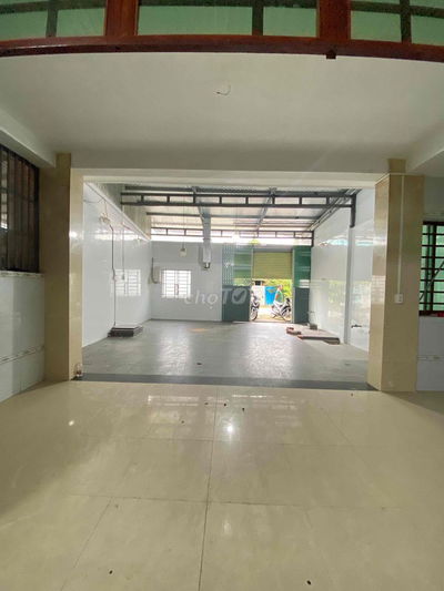 Cho thuê nhà kho, xưởng 180m2 Xuân Thới Thượng