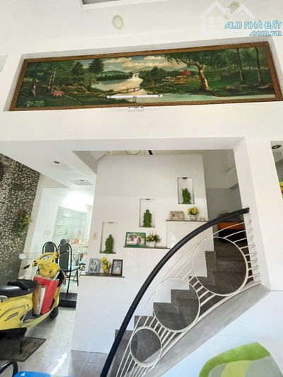 Chỉ 6,1 tỷ - 5x10m - 3 tầng - hẻm xe hơi Phan Huy Ích - Tân Bình - gần Trường Chinh - 3PN