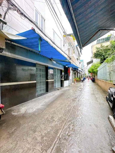 Bán nhà hẻm 5m Hoàng Diệu thông thương Vĩnh Hội