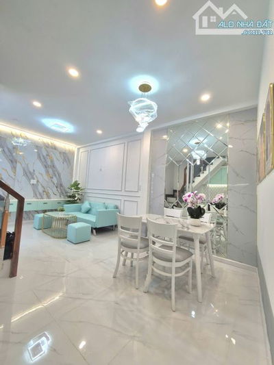 Chỉ 4,8 tỷ - 4.2x8m - 2PN - NHÀ MỚI ĐẸP FULL NỘI THẤT - 10m ra hxh Đồng Đen - ngay khu Bàu