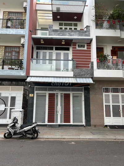Bán Nhà 3 Tầng - mặt đường Bùi Phùng, VCN Phước Hải- Giá 9.65 tỷ