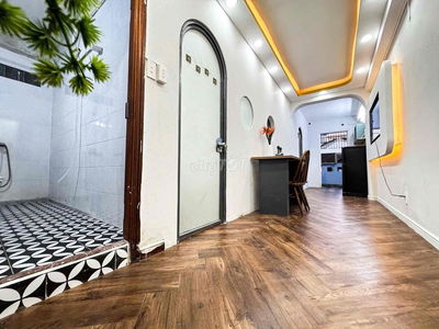 Căn hộ 2 Phòng ngủ sạch sẽ,sang trọng -bancol thoáng-cộng hoà,tân binh