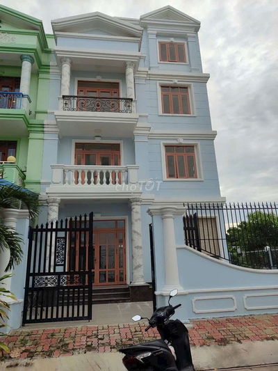 Cho thuê biệt thự  góc 2mt gần võ Văn Kiệt 8*20m balầu 6pn