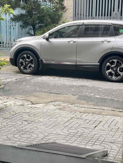 Hẻm nhựa xe hơi đỗ cửa, có vỉa hè - Ngay Thái Phiên, Quận 11 - 5 tầng