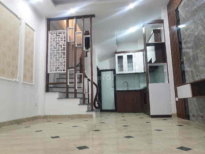 Bán nhà 40m mặt ngõ kiến hưng ô tô đỗ cửa giá 6,6 tỷ.