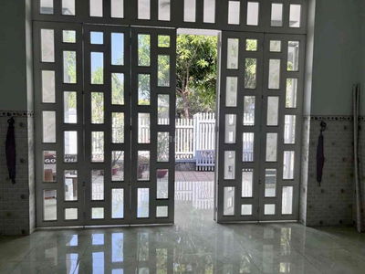Bán Căn Nhà 284.8m2 , Xây dựng kiên cố Mái thái , sân để oto , 3PN