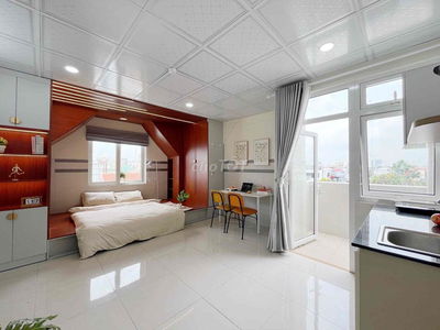 CHO THUÊ CĂN HỘ MỚI BAN CÔNG XA BẾP_ THANG MÁY_ NGAY NGÃ TƯ PHÚ NHUẬN