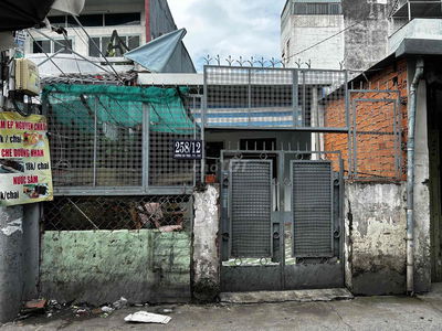 Nhà ở và kinh doanh sửa xe, bếp ăn, sản xuất kinh doanh, kho xưởng