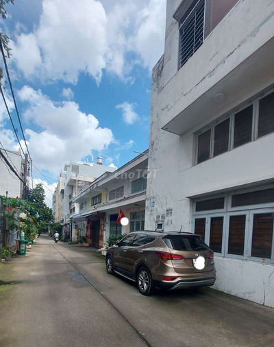 BÁN NHÀ CẠNH TÊN LỬA, TỈNH LỘ 10, 46M2, GIÁ 4,27 Tỷ, HẺM XE HƠI