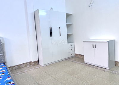 Cho thuê phòng 23m2 5,6Tr/thg nhà mặt tiền Quận 1