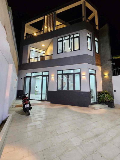💥 Biệt Thự Sân Vườn - Ngay UB Quận - Nhà mới chưa 1 dấu chân