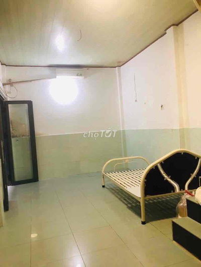 Nhà thuê hẻm nhỏ Huỳnh Thuện Lộc f Hoà Thạnh Tân Phú  Dt 4x8m 1 lầu 2