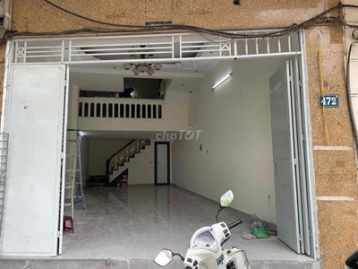 Cho thuê mặt bằng kinh doanh mặt đường Nguyễn Văn Cừ