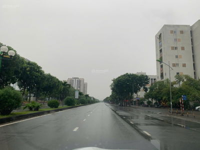 Bán đất khu tái định cư Giang Biên, Long Biên  đối diện công viên, gần trường Chu Văn An