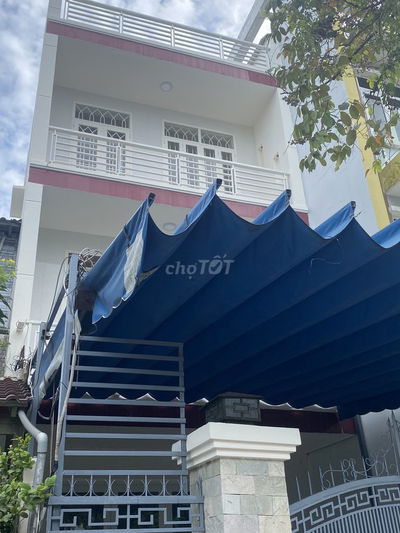 Mặt tiền đường Hiền Vương quận tân phú 4,6m x 20 trệt, 2 lầu/ 4PN