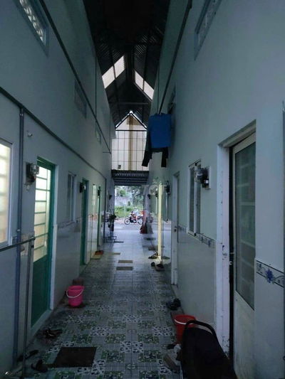 Bán dãy trọ 5 phòngcòn mới, đang kinh doanh  liền kề KCN Long Hậu.