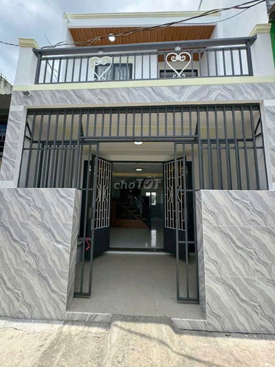 Chủ bán nhà 1 trệt 1 lầu (4x11) ngay chợ Nhị Xuân Hóc Môn.Giá 355tr