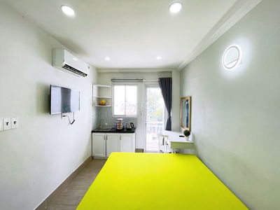 Studio ban công thiết kế hiện đại mới tại Nguyễn Trãi ngay chợ Bầu Sen