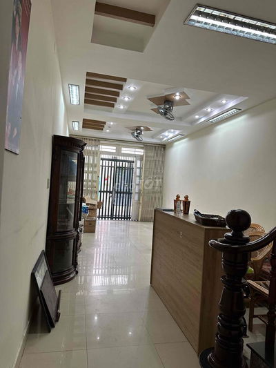 Cho thuê nhà hẻm xe công ten nơ