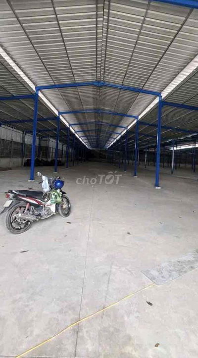 Cho thuê kho, xưởng 1000m2 Bà Điểm HCM