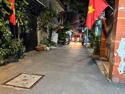 40M2 HẺM XE HƠI 7 CHỖ 2 LẦU ĐÚC MỚI LENG KENG NGAY CV LÀNG HOA